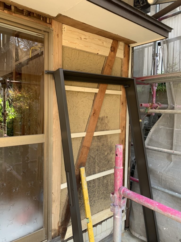 愛知県豊明市の戸建住宅にて、雨戸取替工事（リクシル）を行いました。