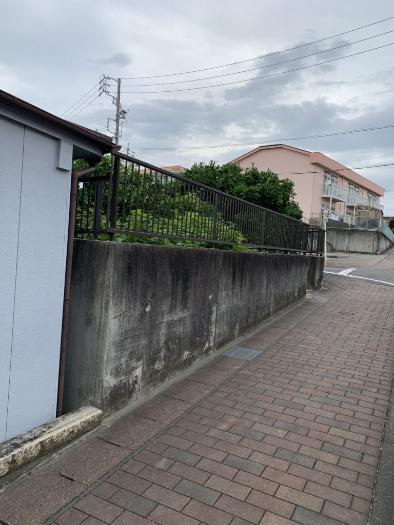 愛知県大府市にて、怪我防止のためフェンス設置工事を致しました。【窓香房】