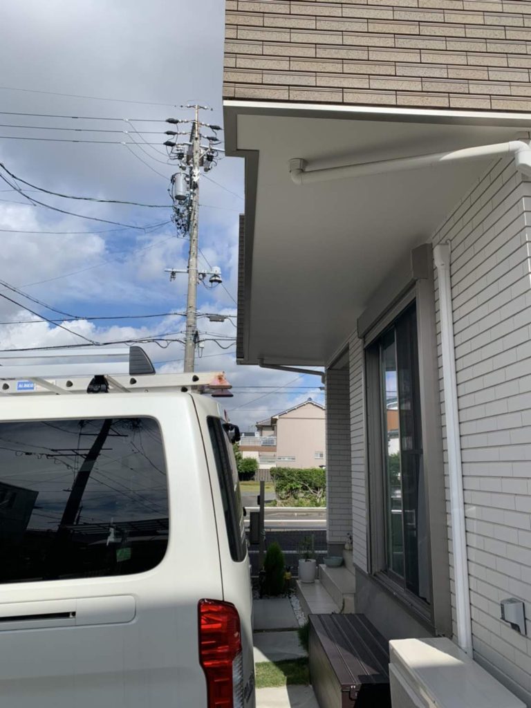 愛知県名古屋市中村区の新築戸建住宅にて、カーポート新設工事を行いました。【窓香房】