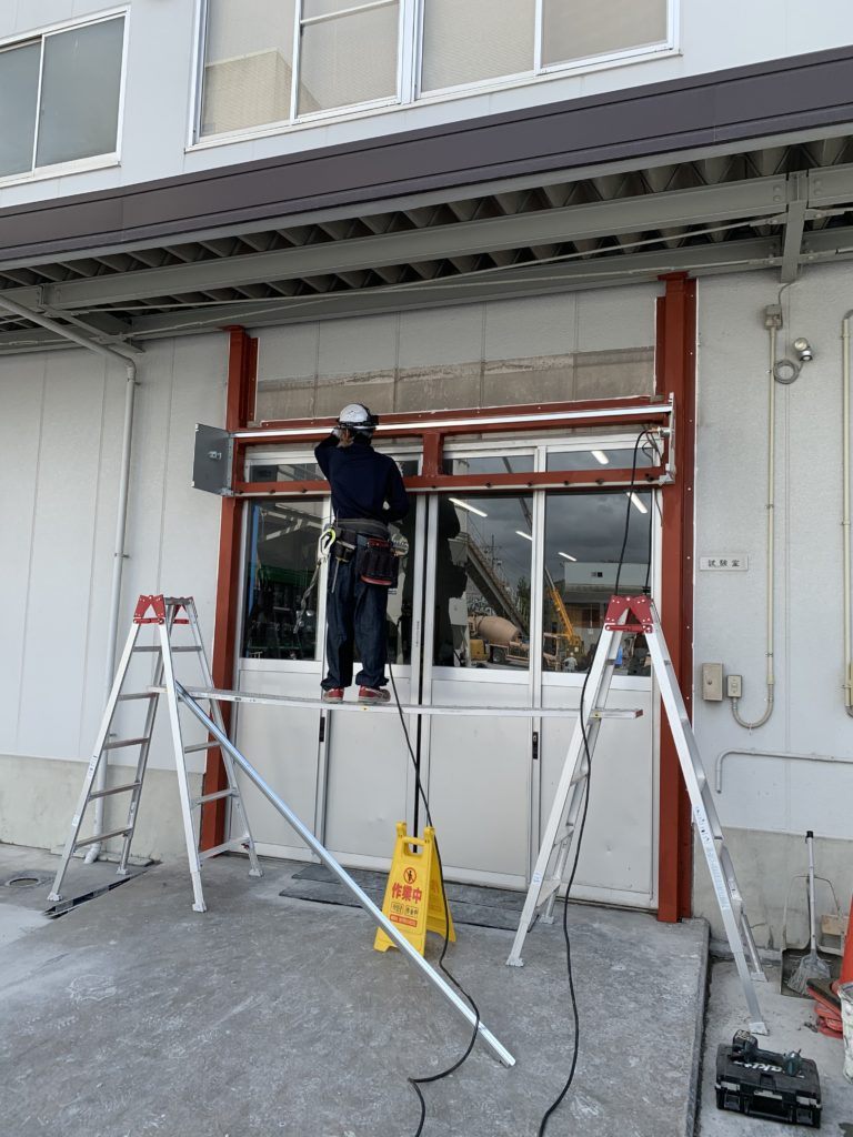 愛知県名古屋市港区の会社にて、窓取替工事を行いました。三和シャッターサンオートAD【窓香房】