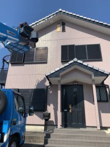 愛知県大府市の戸建住宅にて、妻換気の取替工事を行いました。【窓香房】