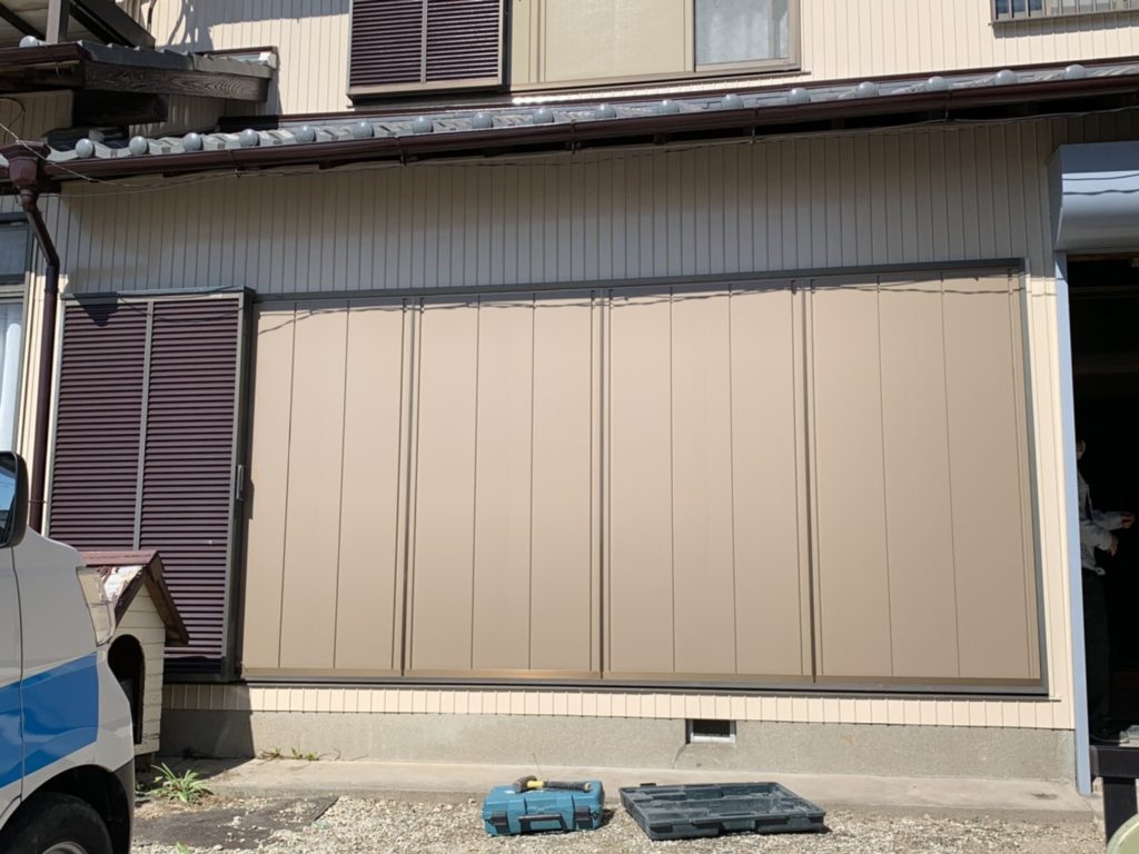 愛知県大府市の戸建住宅にて、雨戸取替工事を行いました。TOSTEM 断熱雨戸　Dan【窓香房】