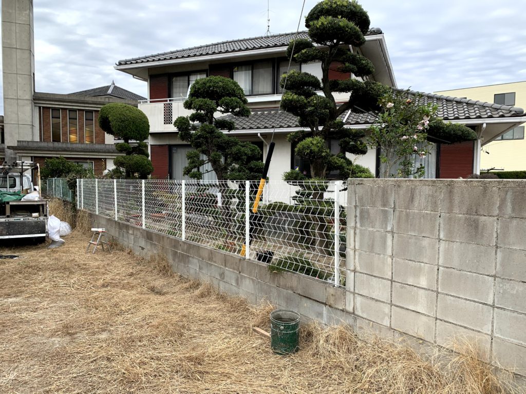 愛知県碧南市の戸建住宅にて、エクステリア工事、フェンス工事を行いました。【窓香房】