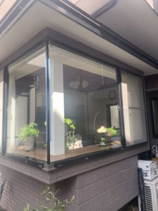 愛知県名古屋市名東区のにて、出窓のガラス取替工事を行いました。（日本板硝子　クリアフィット）【窓香房】