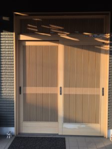 愛知県知多郡東浦町の戸建住宅にて、玄関引戸取替工事を行いました。（LIXILリシェント）【窓香房】