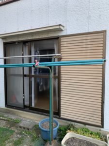 愛知県大府市の戸建住宅にて、ペットドア取付工事を行いました。【窓香房】
