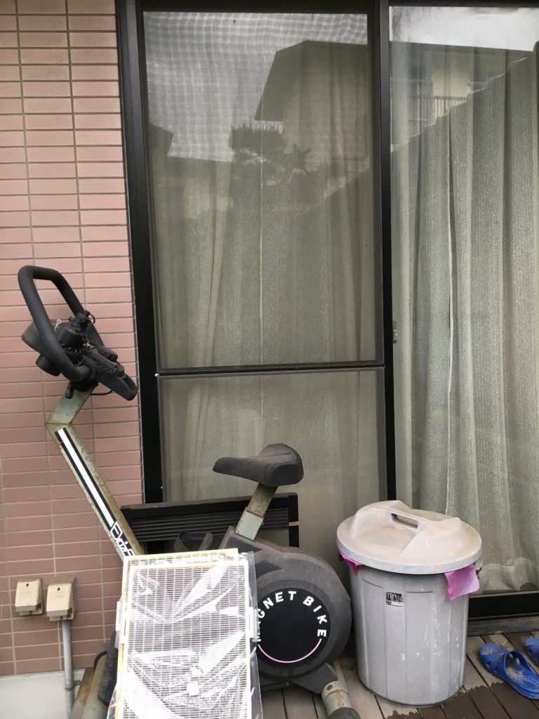 愛知県大府市の戸建住宅にて、電動シャッター取付工事を行いました。（LIXILリフォーム電動シャッター）【窓香房】