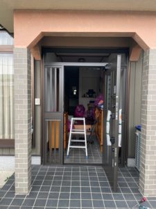 愛知県大府市にて、玄関ドア取替工事をおこあ（LIXIL リシェント）【窓香房】