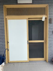 愛知県大府市の戸建住宅にて、玄関引戸取替工事を行いました。（LIXILリシェント玄関引戸）【窓香房】