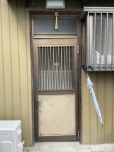 愛知県大府市にて、勝手口ドア取替工事を行いました。（リシェント勝手口ドア）【窓香房】