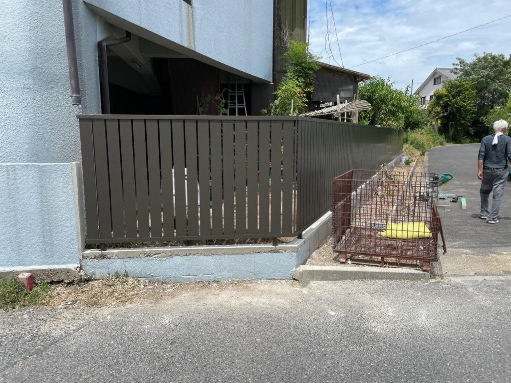 愛知県大府市にて、コンクリートブロック擁壁の改修工事を行いました。【窓工房】