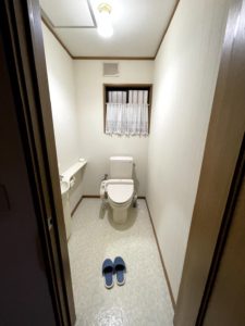 愛知県名古屋市緑区にて、トイレリフォーム工事を行いました。（TOTO,LIXIL）【窓香房】