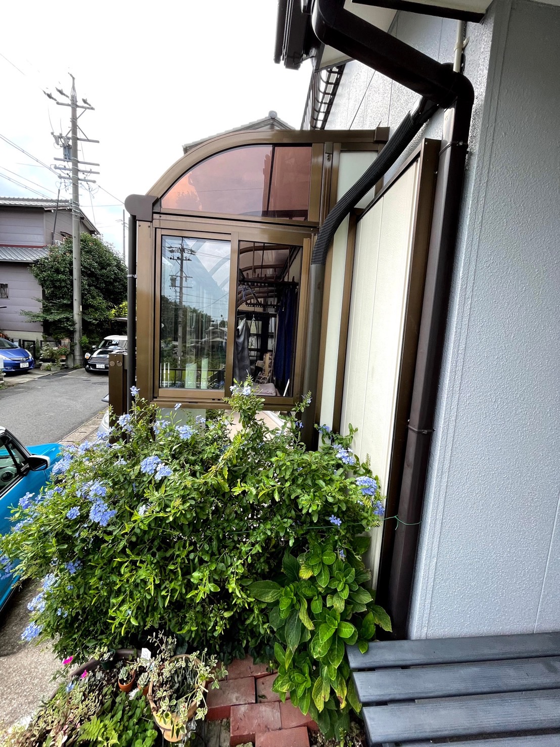 愛知県大府市の戸建住宅にて、サンルーム改修工事を行いました。（YKK エピソード　スリムサッシ縦開き）【ドアファクトリー】