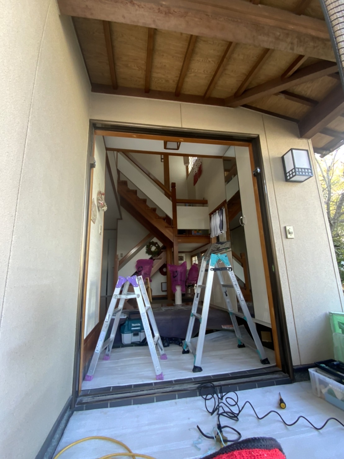 愛知県大府市の戸建住宅にて、玄関引戸交換工事を行いました。（YKKドアリモ）【窓香房】