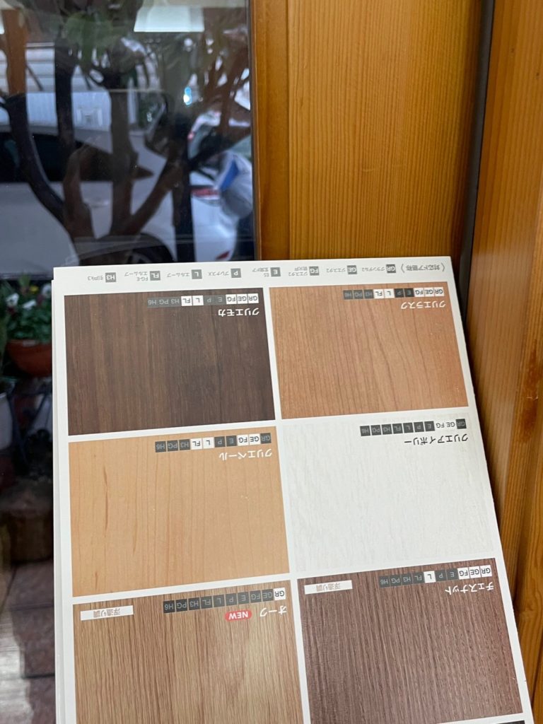愛知県刈谷市のヘアサロンにて、店舗ドア取替工事を行いました。（YKKドアリモ）【秀和建工】