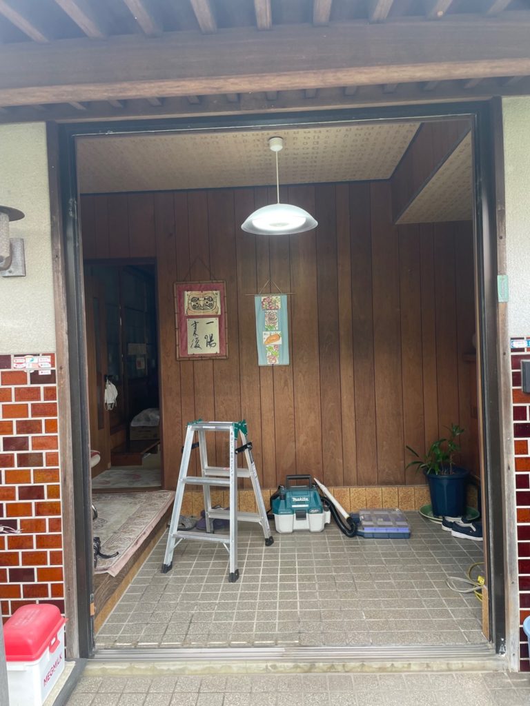 愛知県知多郡東浦町の戸建住宅にて、玄関ドア取替工事を行いました。（LIXILリシェント）【窓香房】