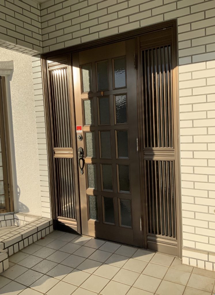 愛知県大府市の戸建住宅にて、玄関ドア取替を行いました。（ジエスタ採風タイプ）【窓香房】