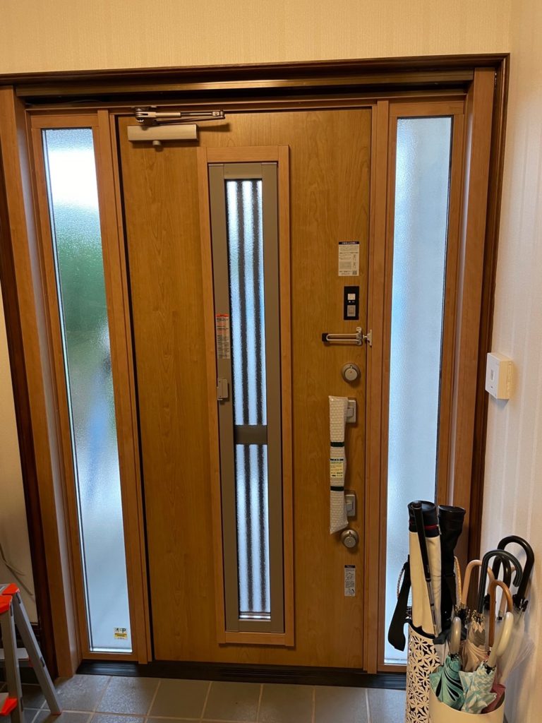 愛知県大府市の戸建住宅にて、玄関ドア取替を行いました。（ジエスタ採風タイプ）【窓香房】