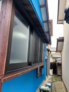 愛知県知多郡東浦町の戸建住宅にて、サッシ工事を行いました。（YKK ペアガラスアルミ）【窓香房】
