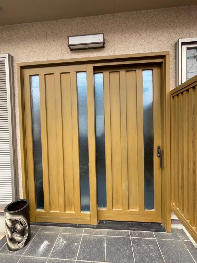 名古屋市南区の戸建住宅にて、玄関引戸取替工事を行いました。（へーべシーべ）【窓香房】