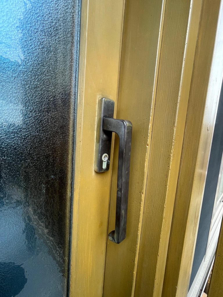 名古屋市南区の戸建住宅にて、玄関引戸取替工事を行いました。（へーべシーべ）【窓香房】
