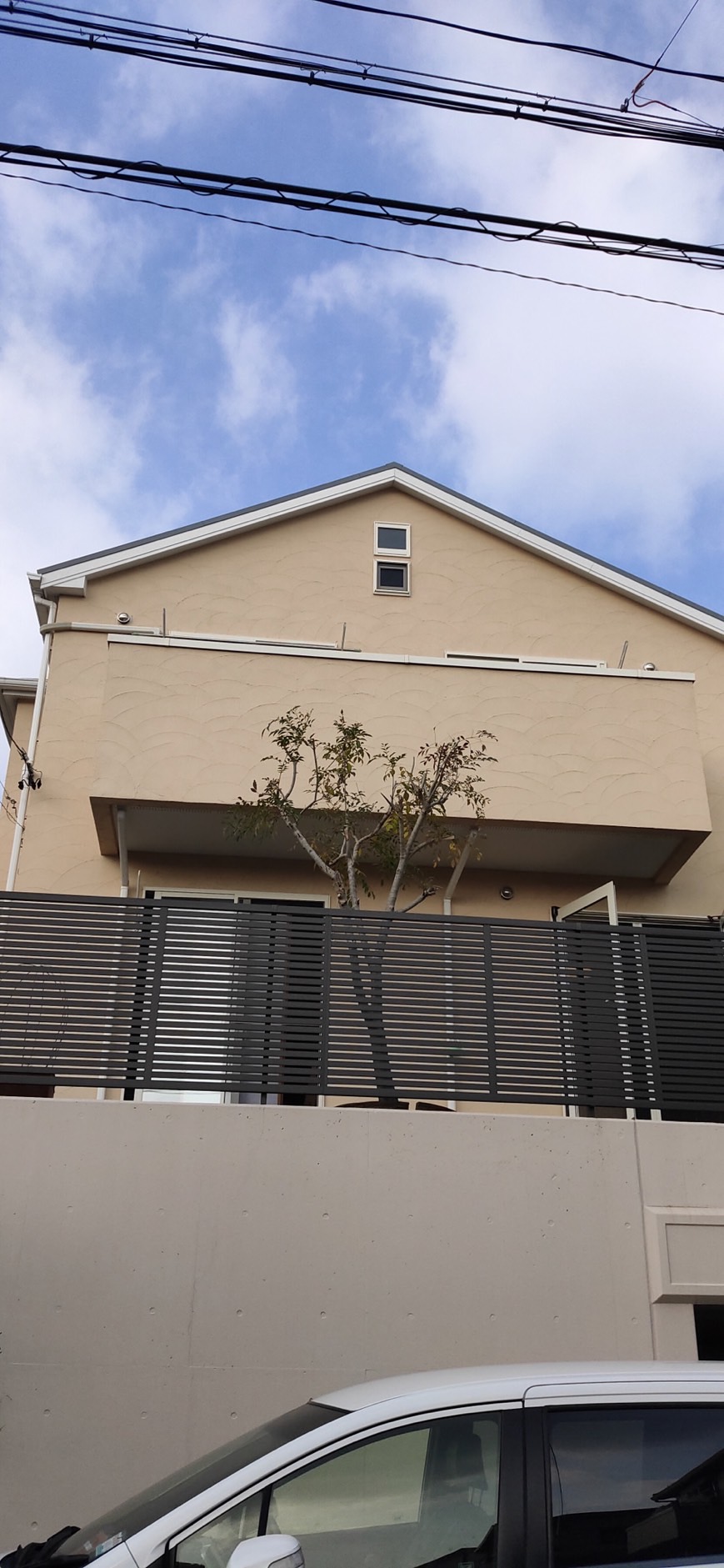 愛知県名古屋市天白区の戸建住宅にて、テラス屋根取付工事を行いました。（LIXILテラス屋根　スピーネF型　出幅自在桁仕様）【窓香房】