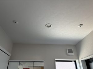 愛知県豊明市にある新築戸建住宅にて、物干取り付け工事を行いました。（川口技研ホスクリーン）【窓香房】