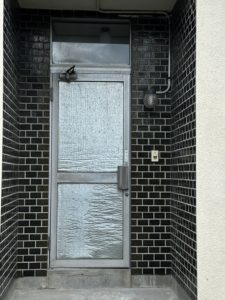 愛知県蒲郡市にて、勝手口ドア交換工事を行いました。（リシェント勝手口ドア）【窓香房】