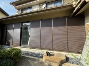 愛知県名古屋市中川区にて、雨戸取替工事を行いました。（LIXIL単体雨戸　ルーバータイプ）