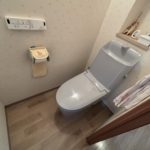愛知県大府市にて、トイレ交換のワンデーリフォーム工事を行いました。（LIXILマンションリフォーム用アメージュ）【窓香房】