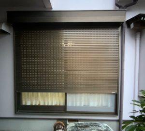 愛知県大府市にて、　電動シャッター改修工事を行いました。（TOSTEMトステム　電動シャッターアリーズ）【窓香房】