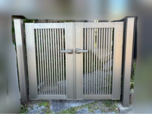 愛知県東海市にて、エクステリア、門扉の修理を行いました。【窓香房】