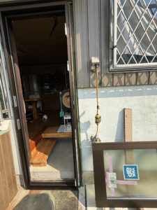 愛知県大府市にて、勝手口ドアリニューアル工事を行いました。（YKK勝手口ドアリモ　断熱タイプ）【窓香房】