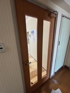 愛知県大府市にて、マンションのリビングドア取替工事を行いました。（木製建具(オーダー)）【窓香房】