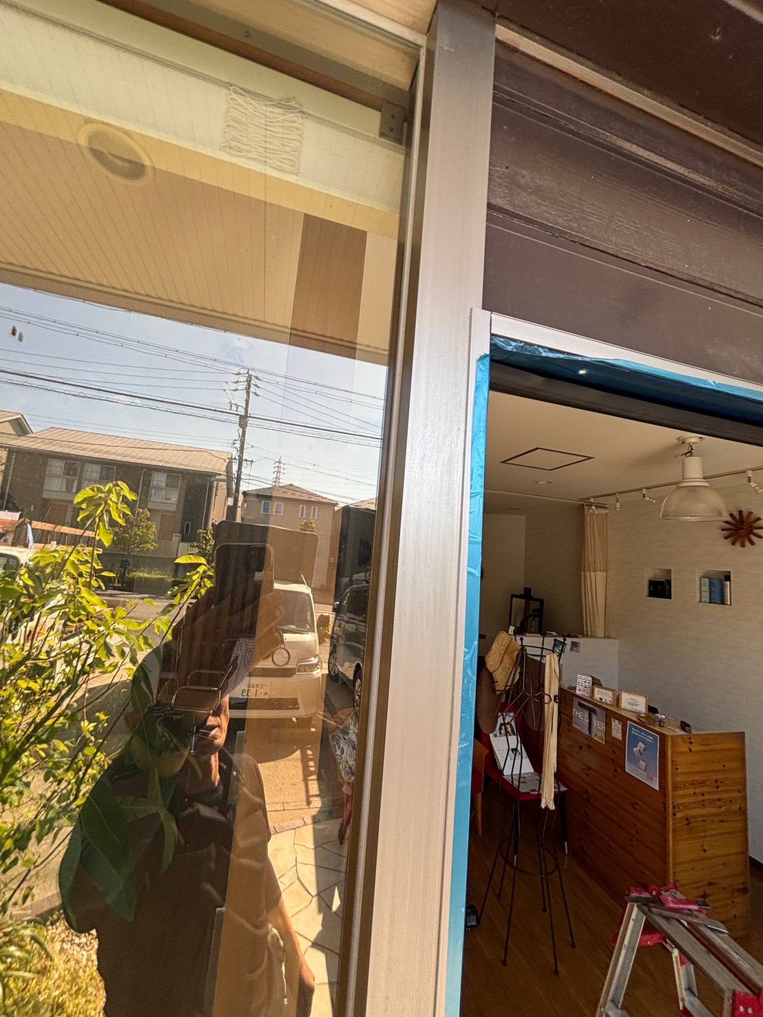 愛知県大府市の店舗にて、ドア交換工事を行いました。(LIXILリシェント玄関ドア)【窓香房】