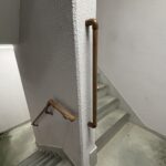 愛知県大府市のマンションにて、階段手摺工事を行いました。(三協アルミ 補助手摺、リクシル グリップライン)【窓香房】