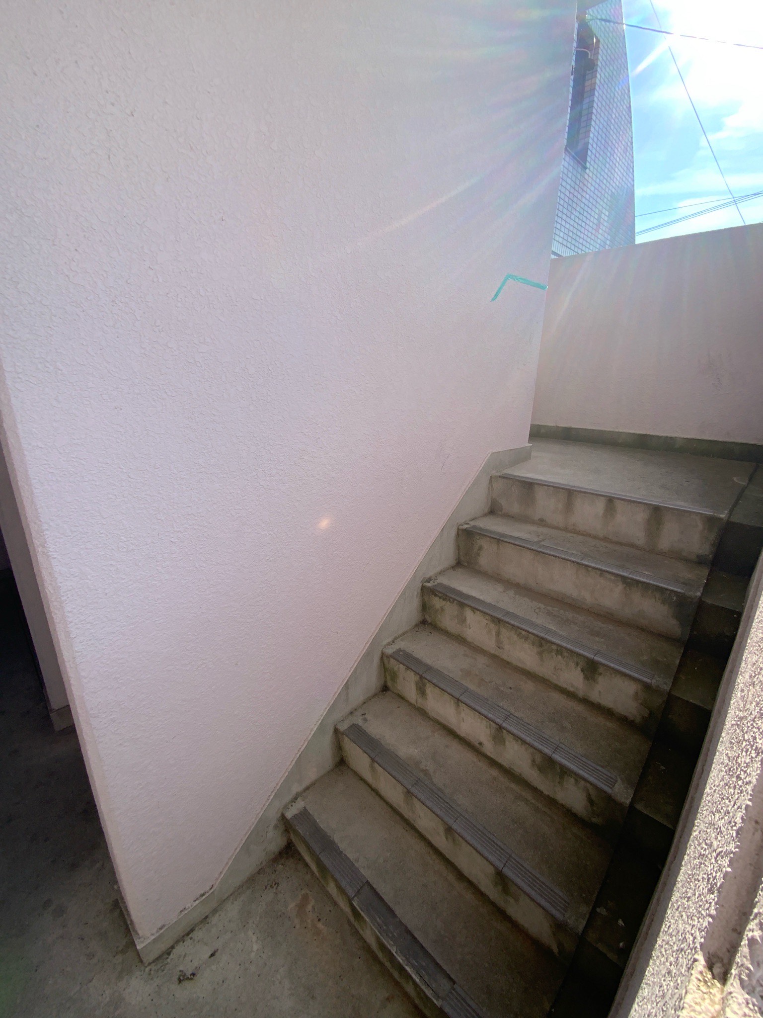 愛知県大府市のマンションにて、階段手摺工事を行いました。（三協アルミ 補助手摺、リクシル グリップライン）【窓香房】