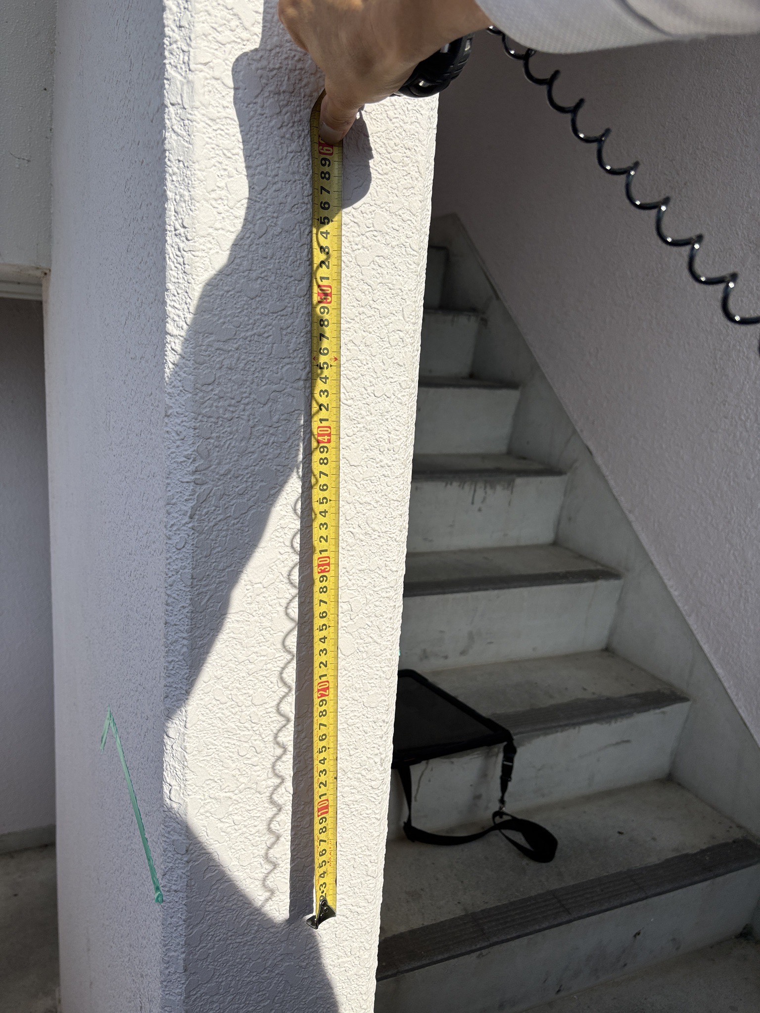 愛知県大府市のマンションにて、階段手摺工事を行いました。(三協アルミ 補助手摺、リクシル グリップライン)【窓香房】