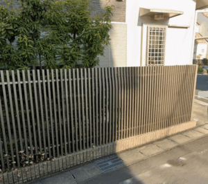 愛知県大府市にて、戸建て住宅のフェンス改修工事を行いました。（TOSTEM「プログコートフェンス」）【窓香房】