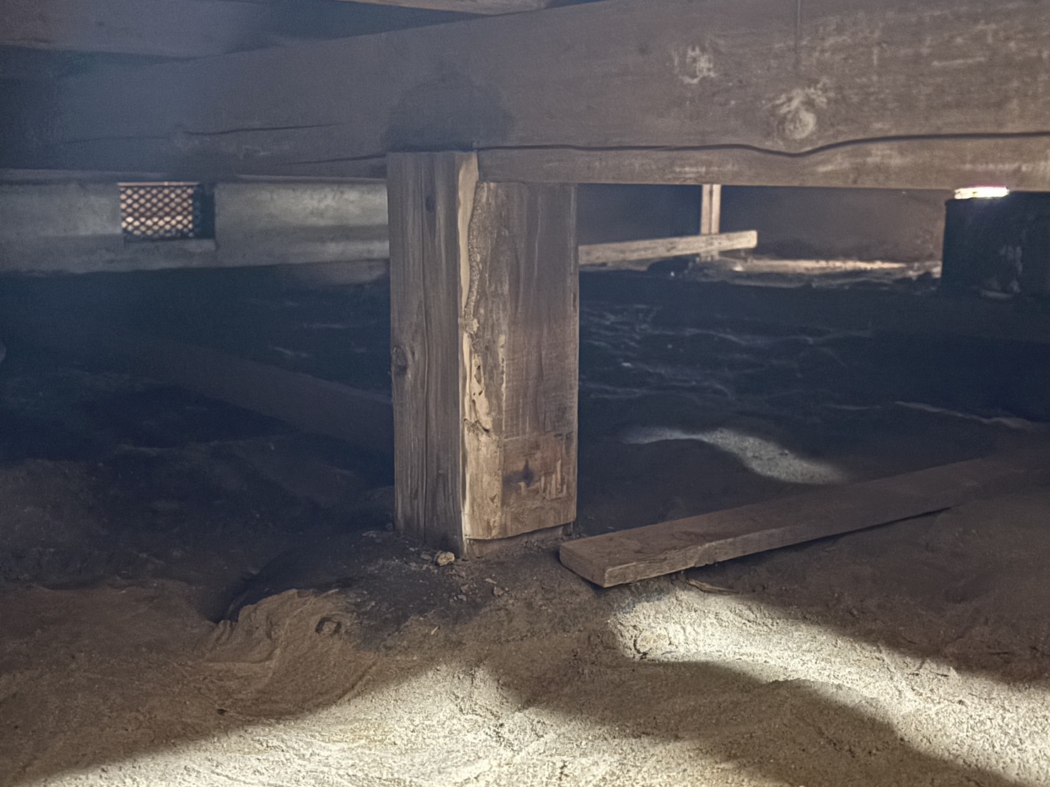 愛知県知多市にて、シロアリ点検を行いました。【窓香房】