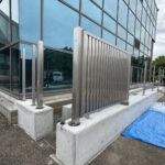 愛知県大府市にて、目隠しフェンス取付工事を行いました。（四国化成　ルーバータイプ　EAF8型）【窓香房】