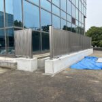 愛知県大府市にて、目隠しフェンス取付工事を行いました。（四国化成　ルーバータイプ　EAF8型）【窓香房】