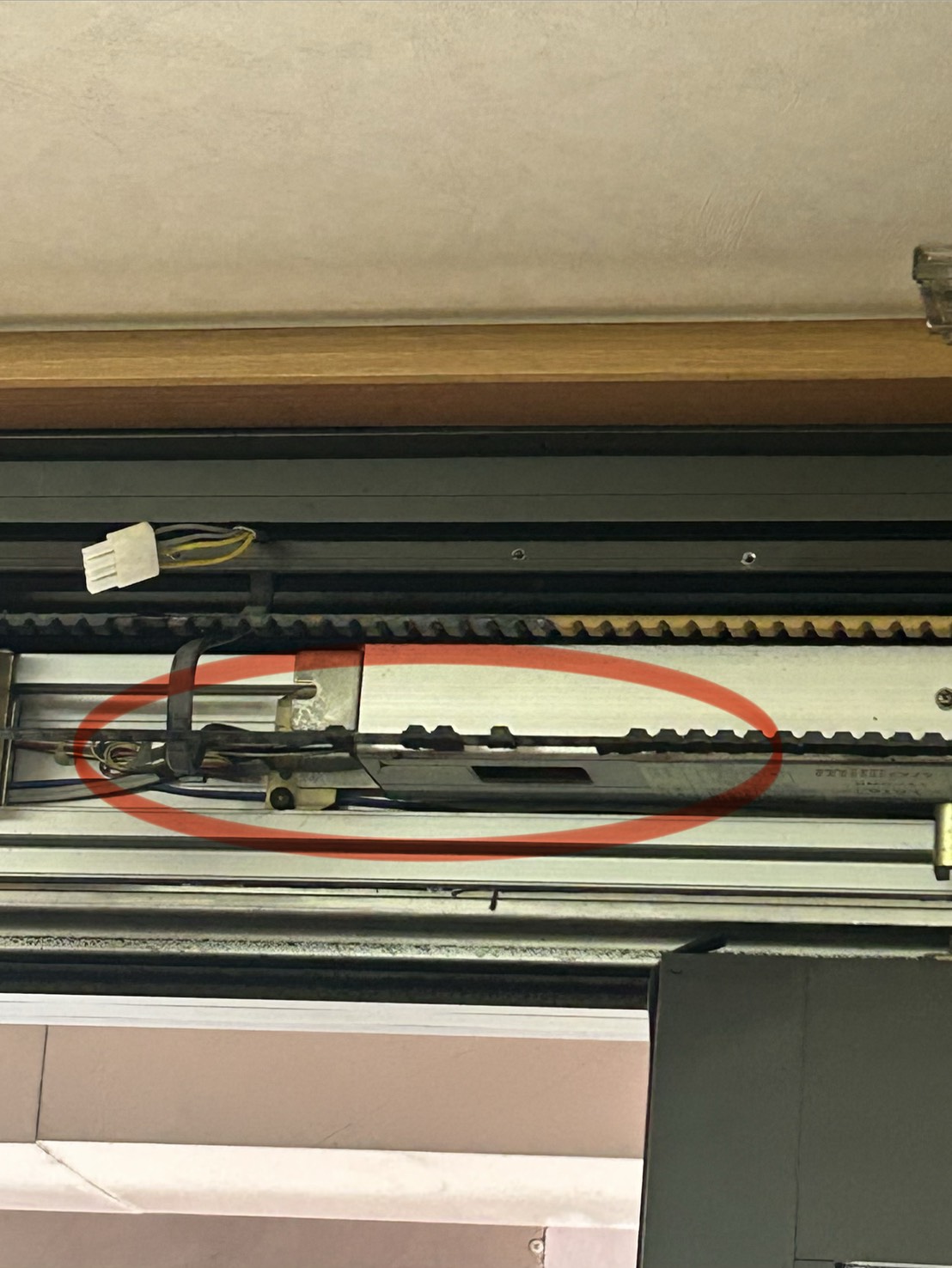 愛知県東浦町にて、自動ドアメンテナンス工事を行いました。（自動ドア　ベルト交換）【窓香房】