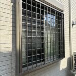 愛知県大府市にて、面格子取付工事を行いました。（アルミ面格子井桁格子 11909 シャイングレー）【窓香房】
