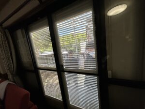 名古屋市緑区にて、面格子取付工事を行いました。（LIXIL取替雨戸パネル（アルミ枠用）採風タイプＢ ホワイト（ＷＡ））【窓香房】