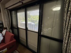 名古屋市緑区にて、面格子取付工事を行いました。（LIXIL取替雨戸パネル（アルミ枠用）採風タイプＢ ホワイト（ＷＡ））【窓香房】