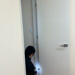 愛知県東海市の事務所にて、水廻り防音工事として造作建具取付工事を行いました。（:室内造作建具）【窓香房】