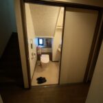愛知県大府市の事務所にて、カバー工事として片引戸取替工事を行いました。（LIXILラシッサ片引戸）【窓香房】