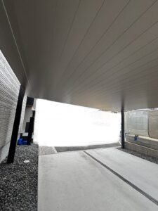 愛知県大府市にて、カーポート新設工事を行いました。（ＬＩＸＩＬカーポートＳＣ２台用）【窓香房】
