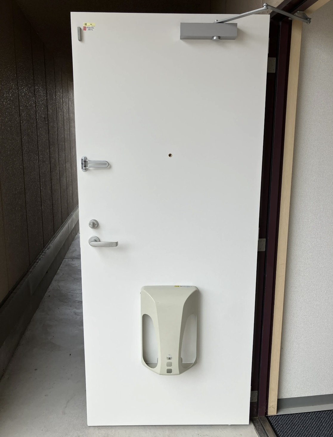 愛知県豊田市のマンションにて、ドア本体の取替工事を行いました。(LIXIL改装用マンションドアRSⅡ HM02タイプ)【窓香房】